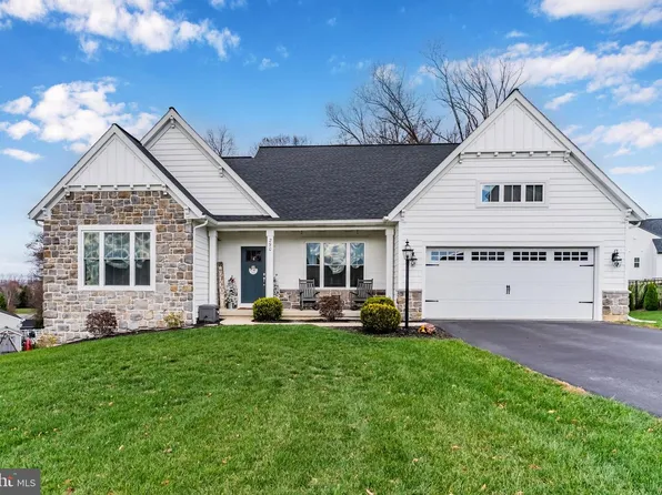 290 Poplar Dr, Boiling Springs, PA 17007