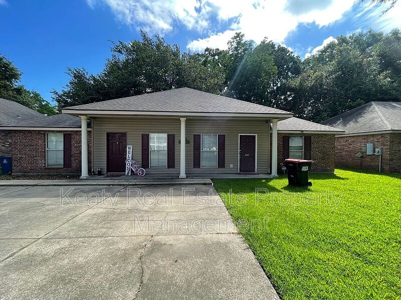1st image of 207 Rural St APT B