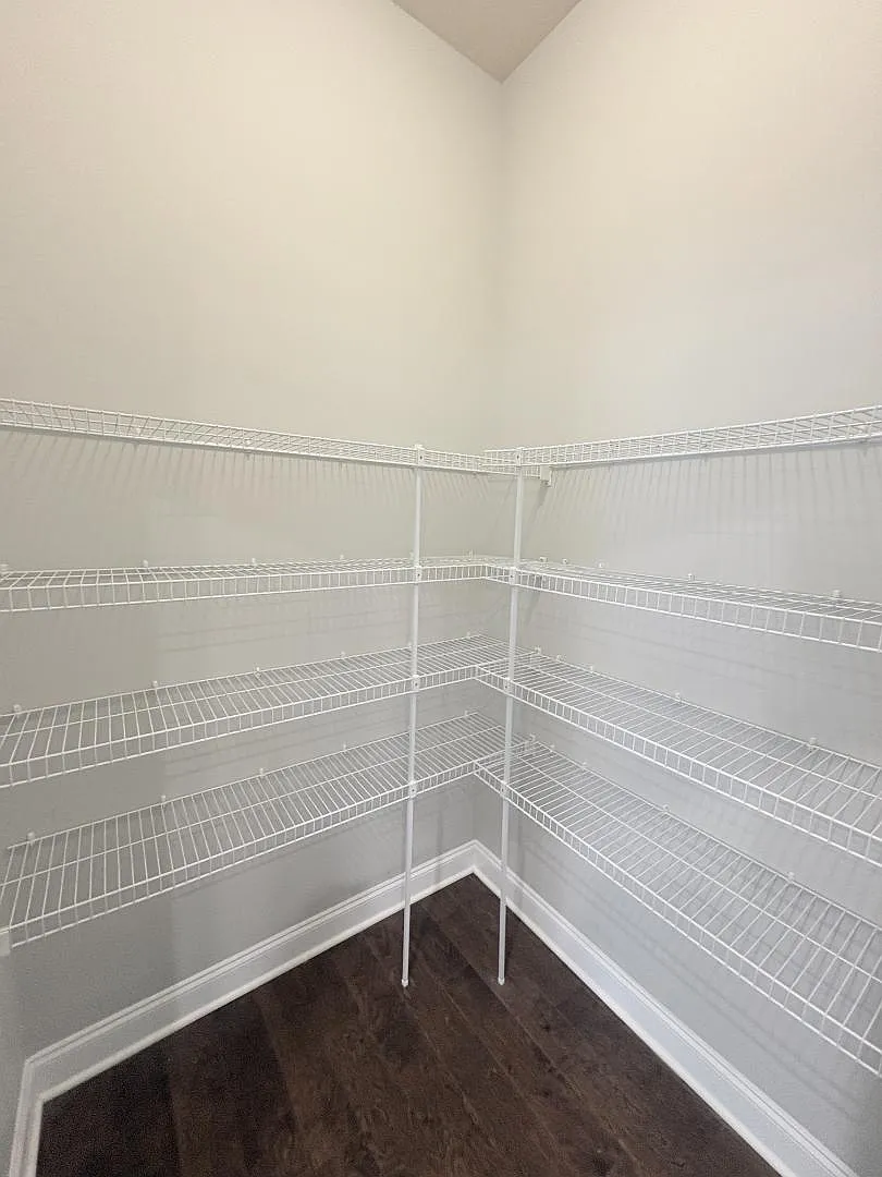 676 Scarlet Baby Dr — Photo 4