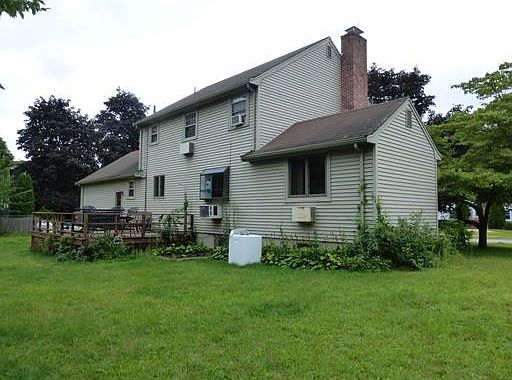 2nd image of 61 Scott Cir