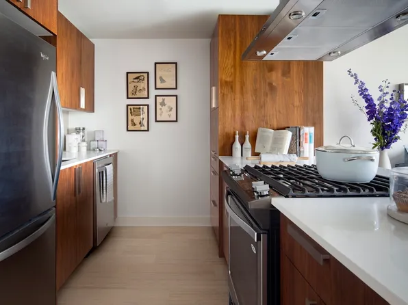 480 Main Street image 1 of 16