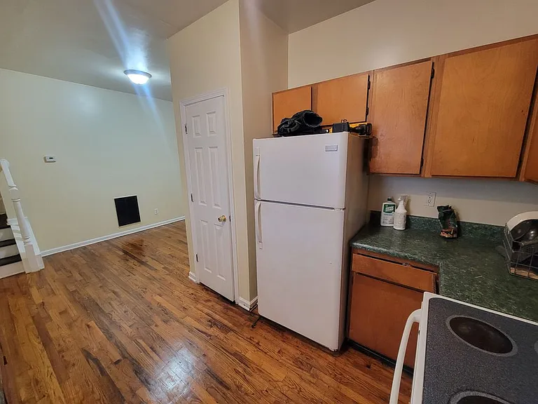 2069 Detroit Ave NW — Photo 9