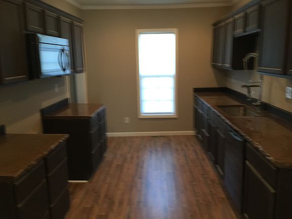 5th image of 352 Mill St