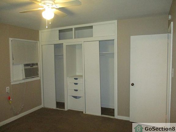 2nd image of 401 Honeysuckle Dr