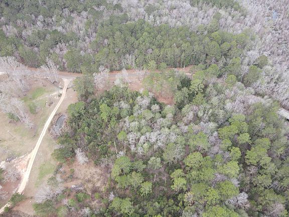 3rd image of 390 Farve Rd