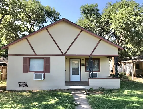 2307 20th St Photo 1