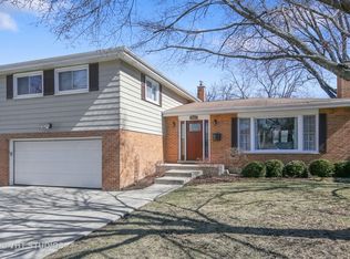 787 S Stratford Ave, Elmhurst, IL 60126