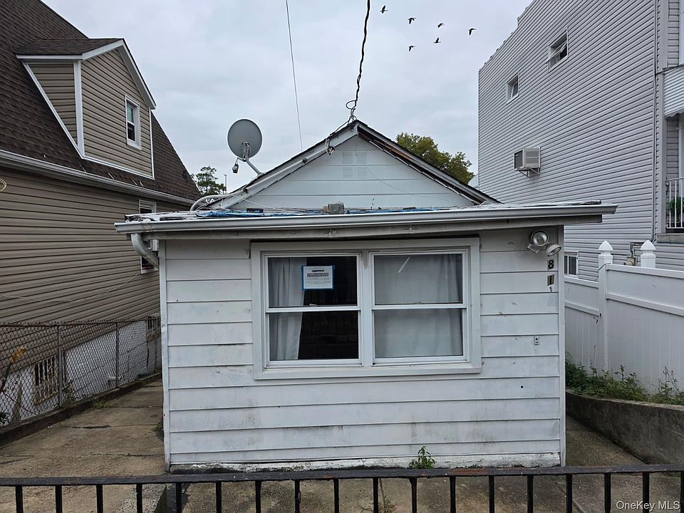 1st image of 815 Swinton Avenue