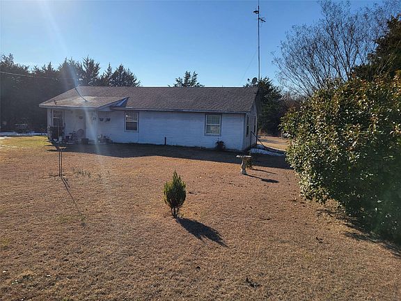 2nd image of 401 Meadowview Ln