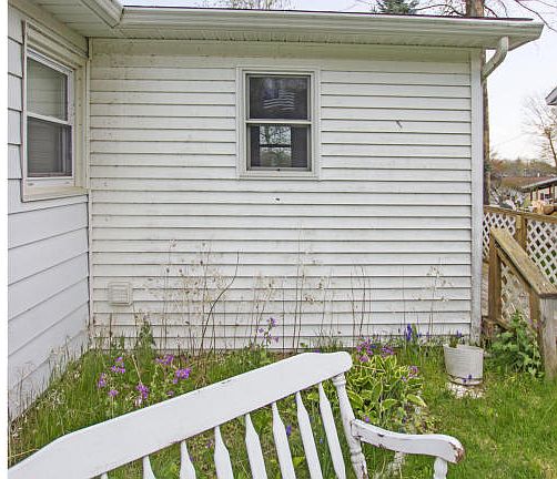 3rd image of 5860 Keeney Dr