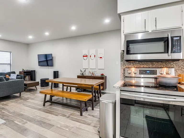 2728 Reagan St #202 — Photo 13