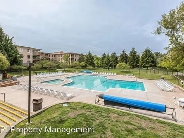 7 Commodore Dr #A355, Emeryville, CA 94608