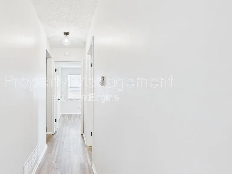 3104 Orville Ave #B — Photo 10