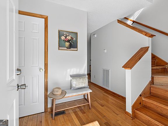 4th image of 203A Thurmond St