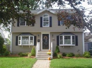 6 Charles St, Peabody, MA 01960