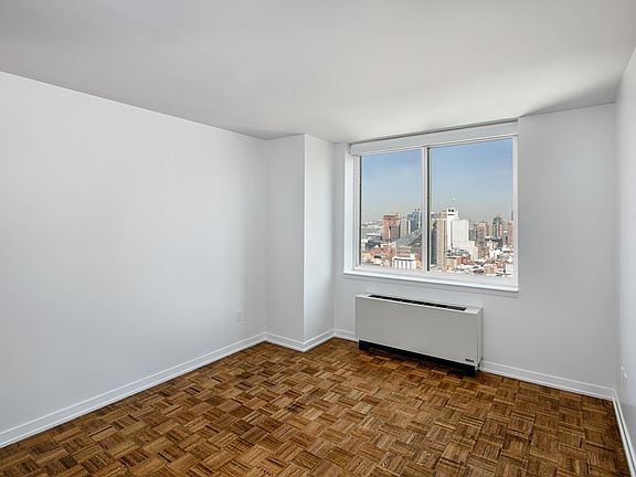 4th image of 420 W 42nd St APT 31D