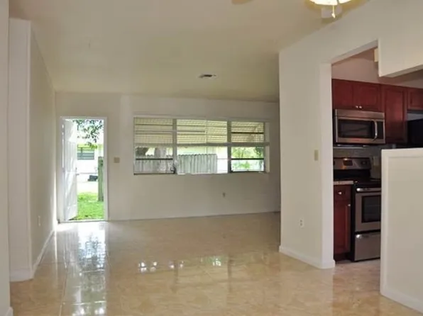50 NW 198th St, Miami Gardens, FL 33169