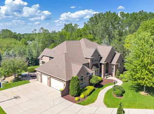 128 Falcon Hill Ct, Green Bay, WI 54302