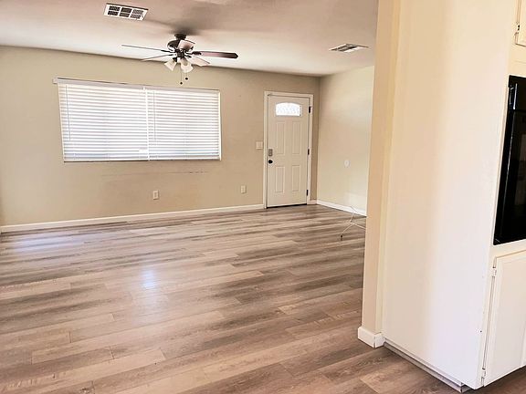 4th image of 56566 Aberdeen Dr #A
