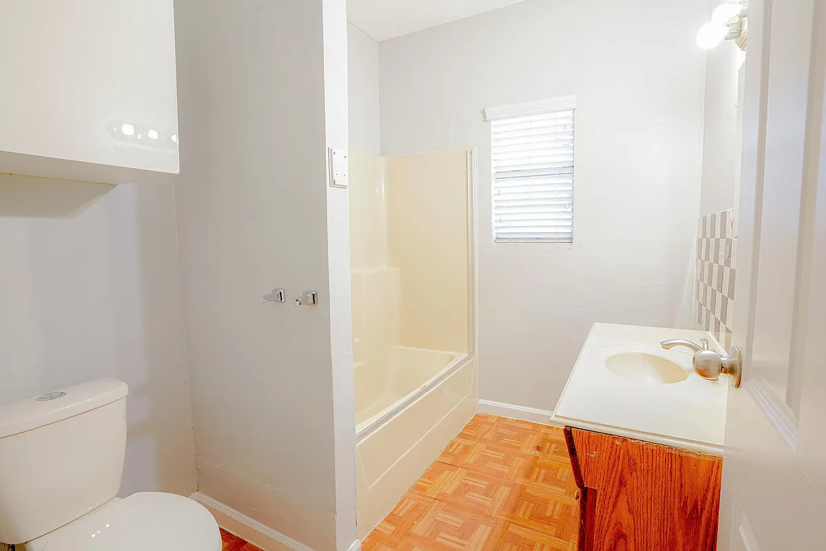 Bathroom - 910 Booth St #A