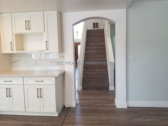 5th image of 4408 Deerfield Dr