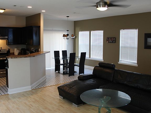 3rd image of 904 Avenue B