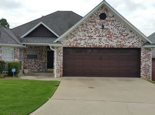 1614 Valley Brook Ln, Longview, TX 75605