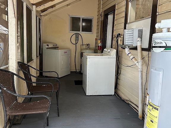 5th image of 114 Lee St #5