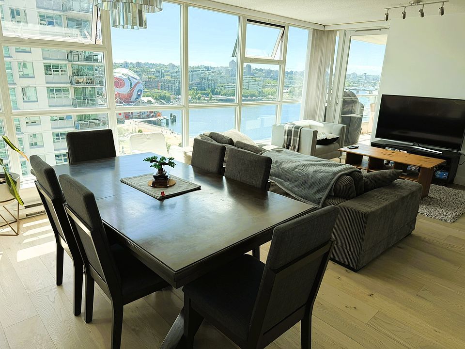 1st image of 125 Milross Ave