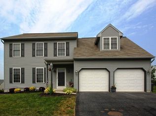 380 Olde Hickory Rd, Mount Wolf, PA 17347