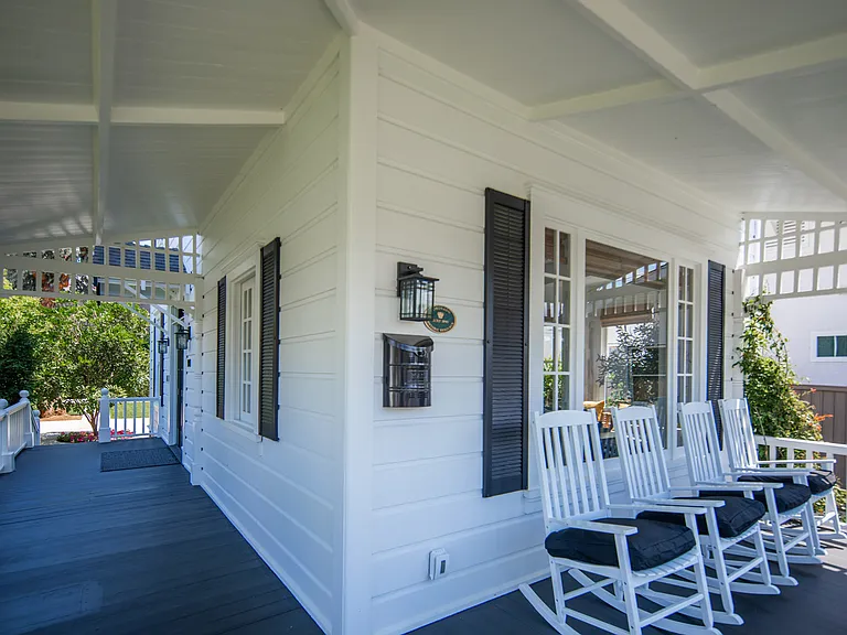 1021 E Ave — Photo 4