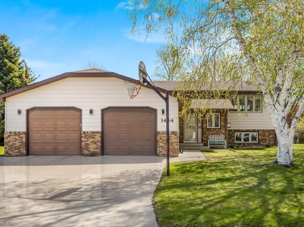 1444 14th St N, Wahpeton, ND 58075