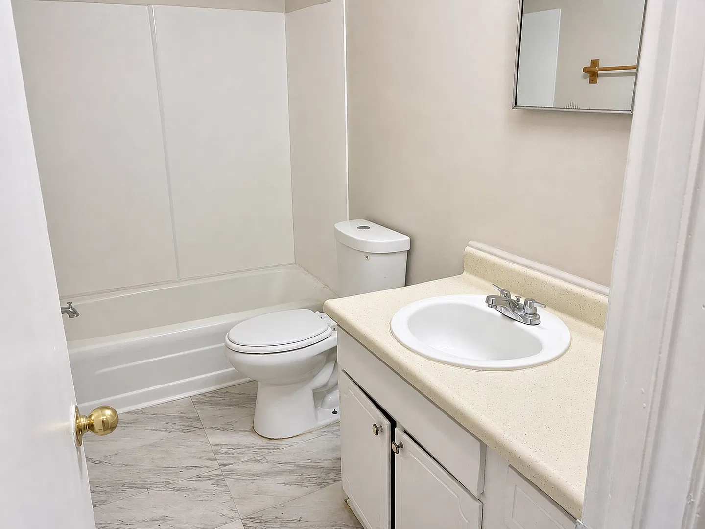 4BR Pet-Friendly Home | 1,602 SF | — Photo 3