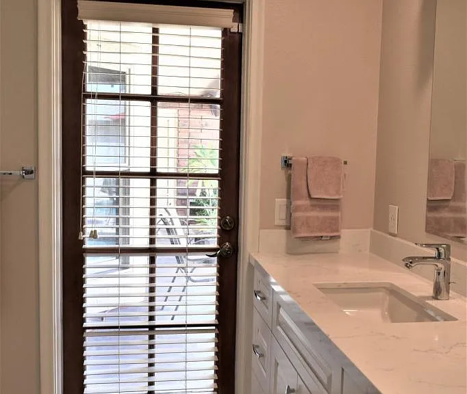 4532 W Corrine Dr — Photo 8