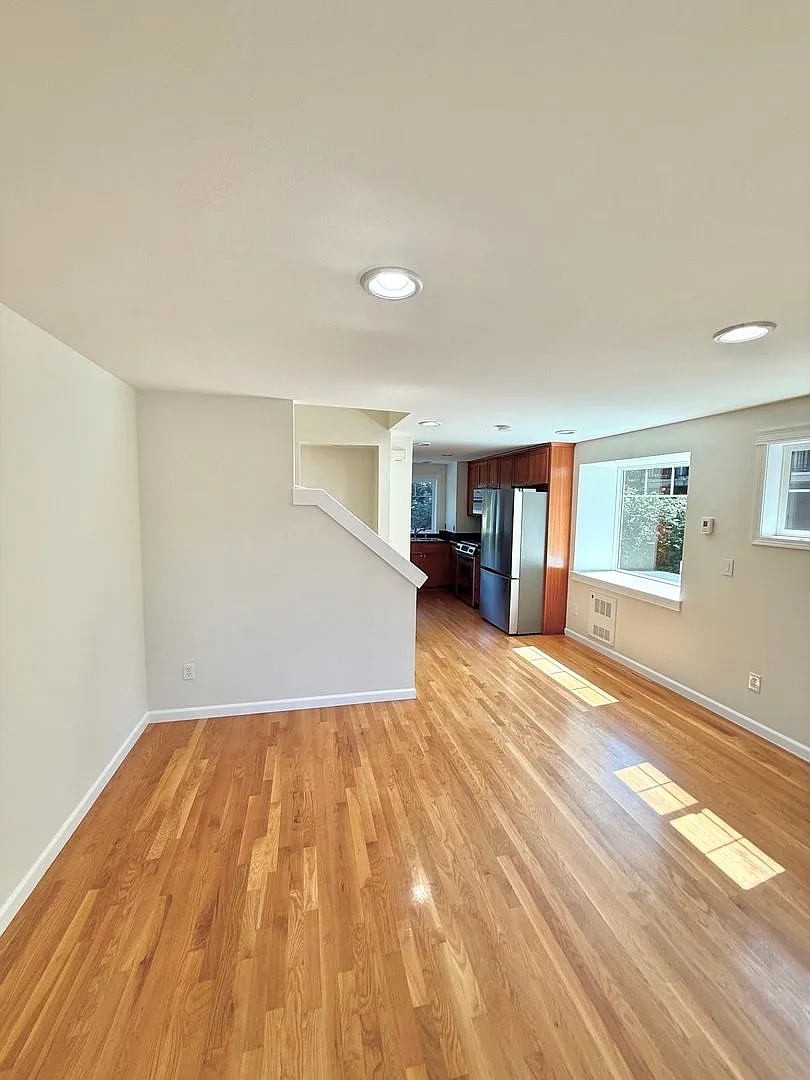 Modern 2-Bedroom, 2-Bathroom West Seattle Townhome — Photo 4