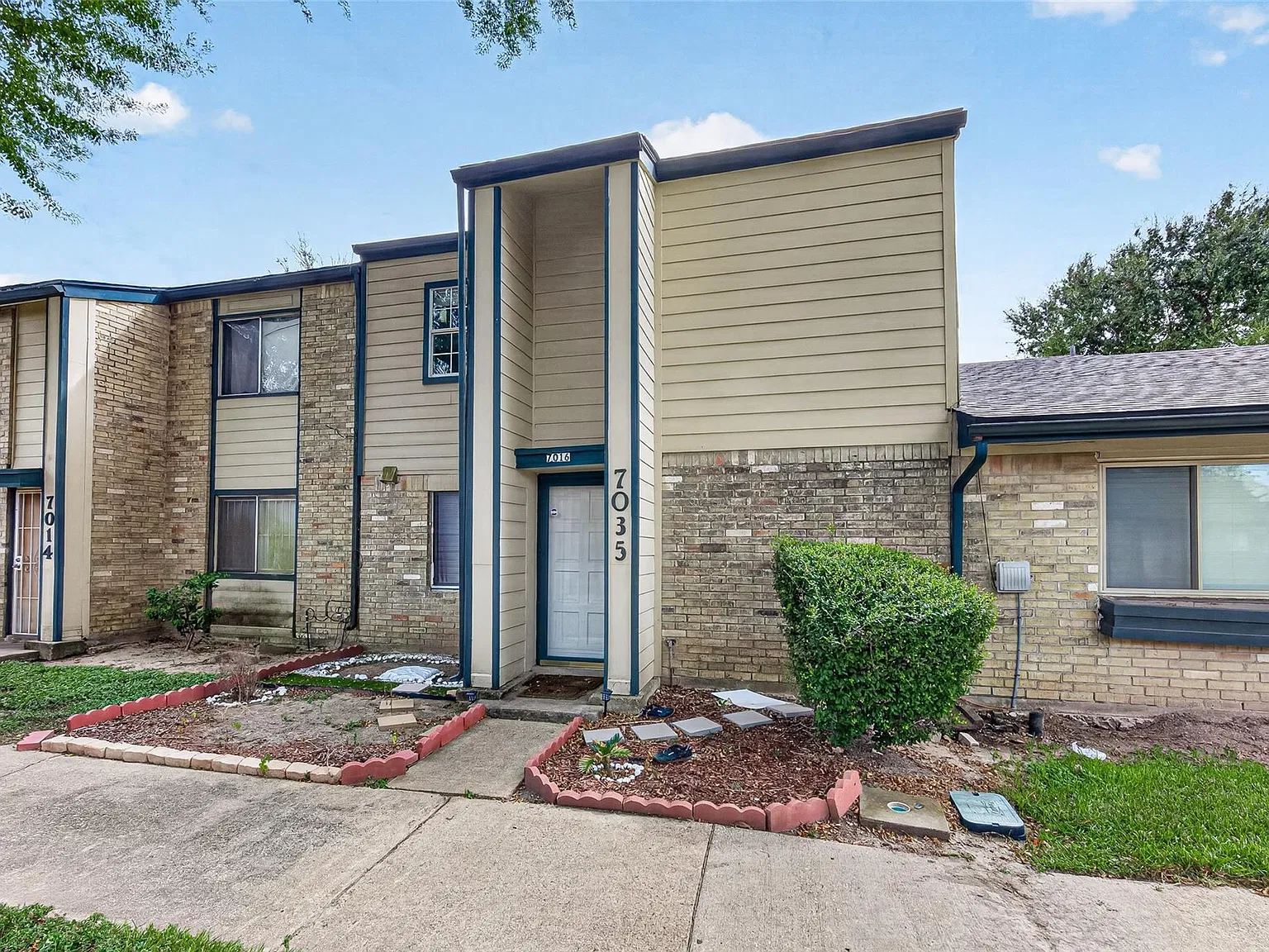 2 bed, 1.5 bath, 1384 sqft, $1,800 — Photo 3