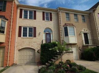 4644 Luxberry Dr, Fairfax, VA 22032