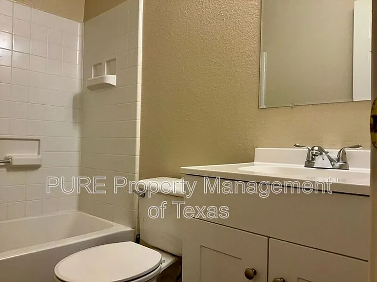 615 Losoya Ct — Photo 16