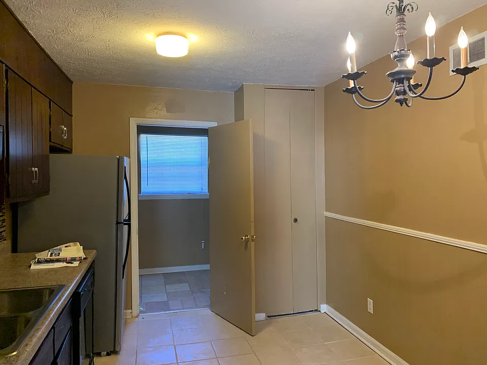 110 N Lake Dr