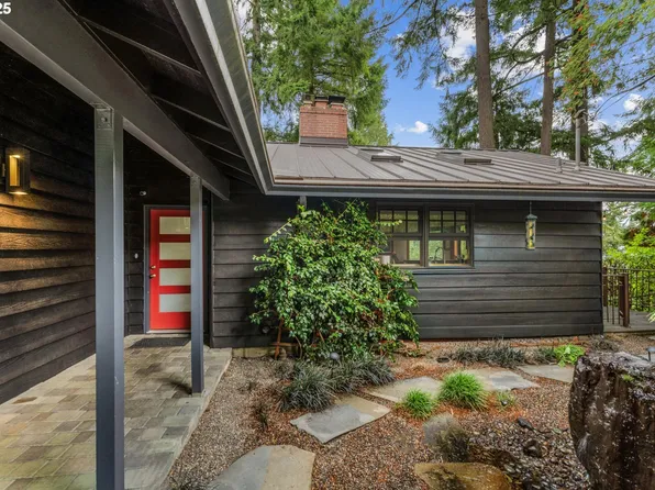 2883 SW Champlain Dr, Portland, OR 97205