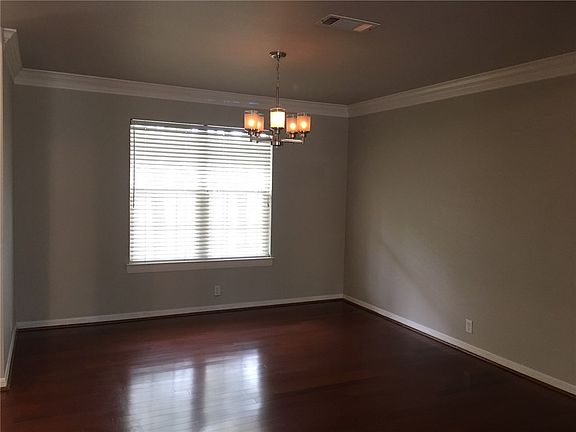 5th image of 100 Horseshoe Dr