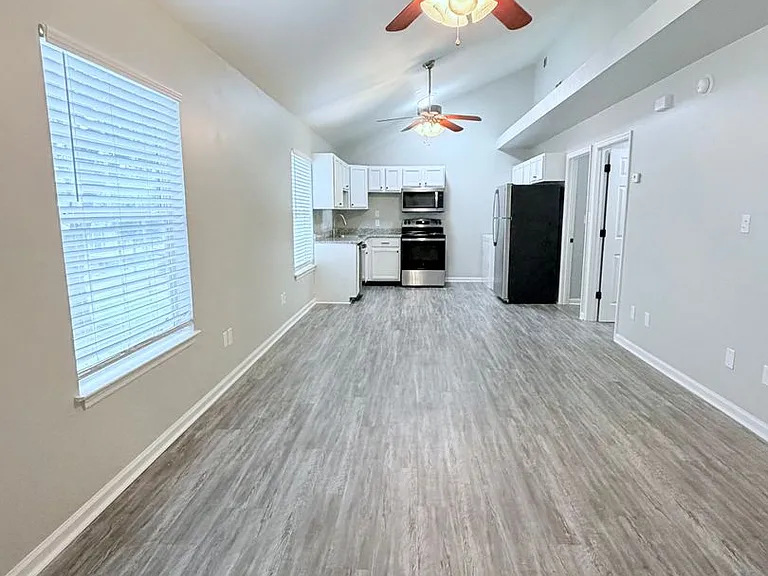 1704 S Gadsden St — Photo 2