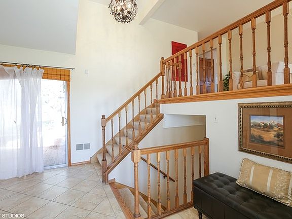 2nd image of 1546 Pembroke Ln