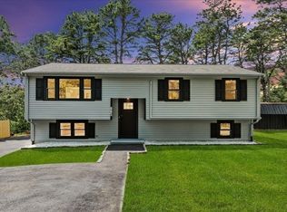 885 Long Pond Rd, Plymouth, MA 02360