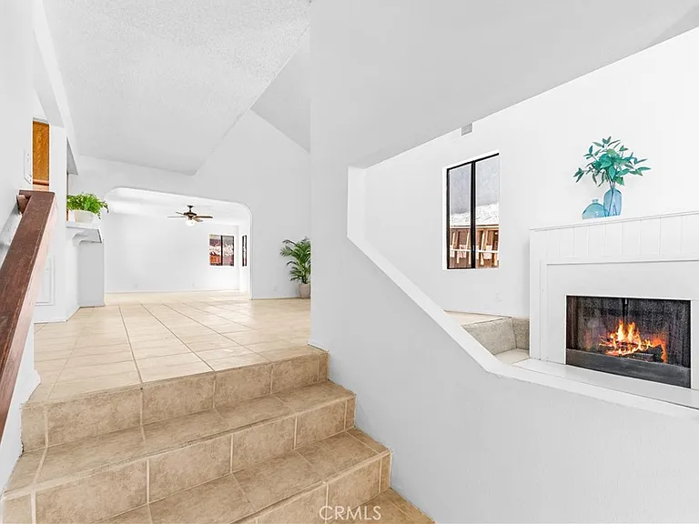 1407 Lakeside Ln — Photo 14