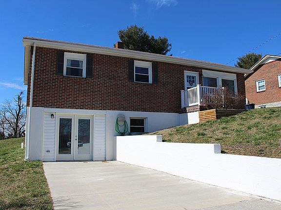 Apartment driveway/entrance
