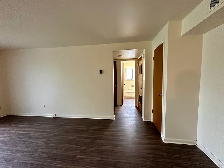 Edgewood Apartments — Photo 27