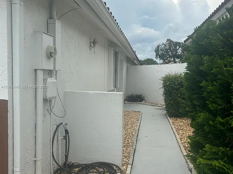 5901 Chester Ln — Photo 18