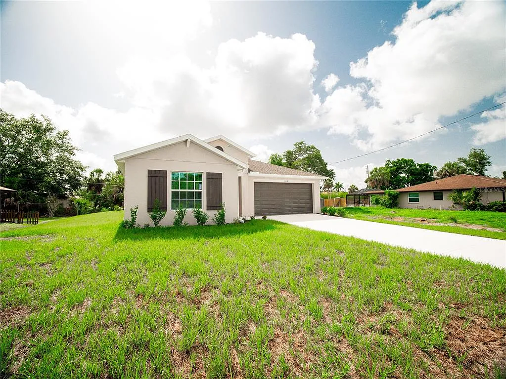 4 bed, 2.0 bath, 1971 sqft, $2,250 — Photo 3
