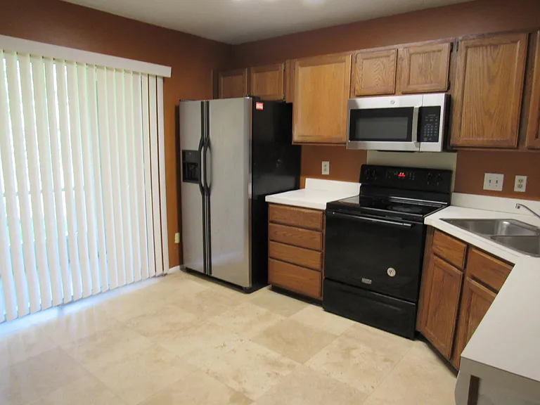 109 Reserve Cir #113 — Photo 26